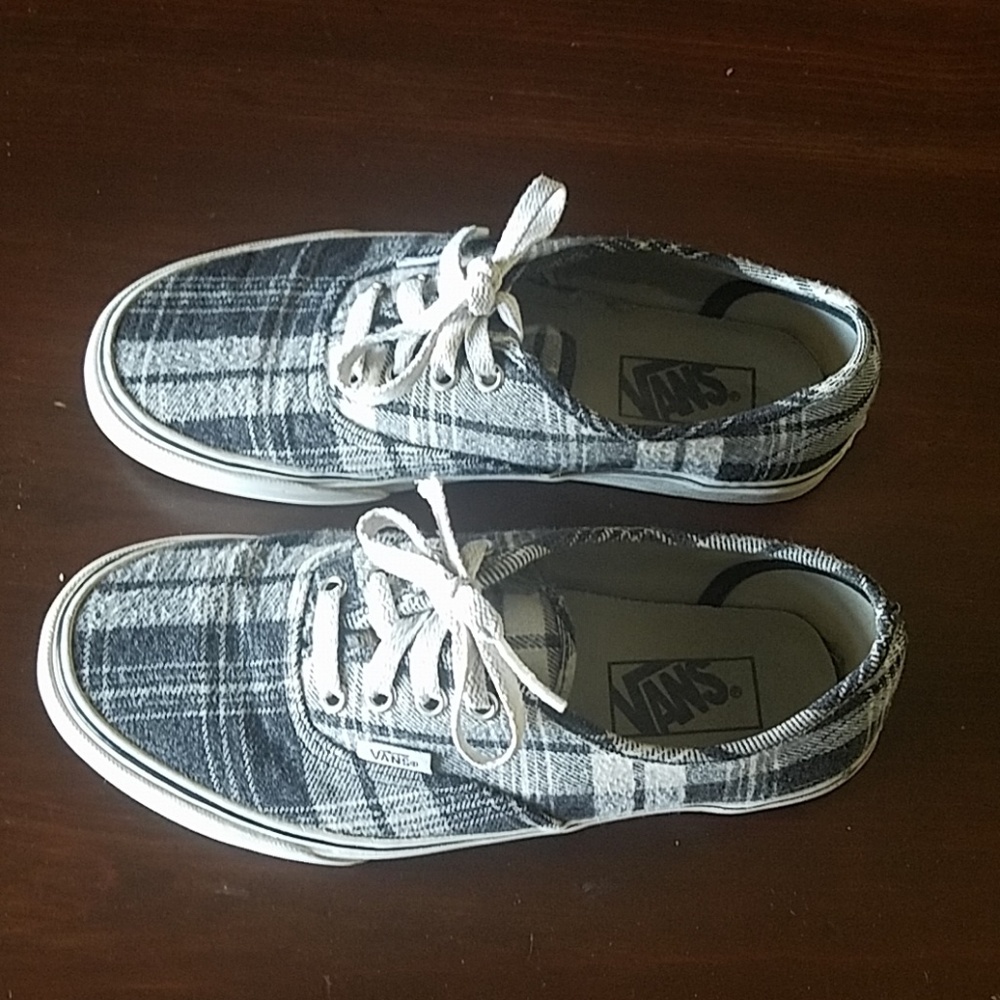 Vans - Picture 2 of 8
